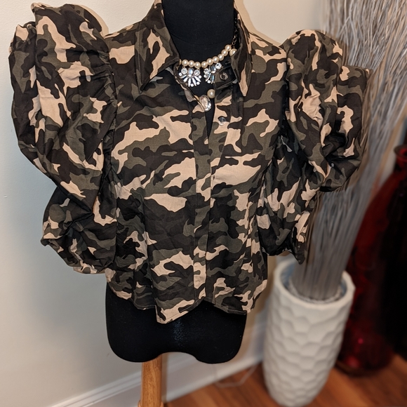 Puffer Sleeveless Shirt - Picture 6 of 6